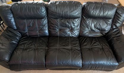 Leather sofa and loveseat recliners