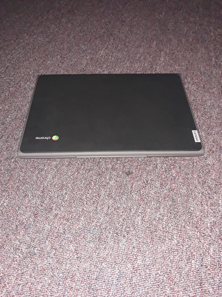 Chromebook Laptop 300 GB Perfect. Only Used For 2 Month. Nothing Is Broken . U Can Free Return For 30 Days 