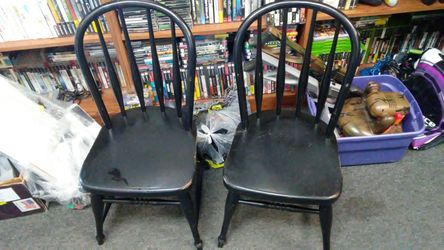 2 kids chairs