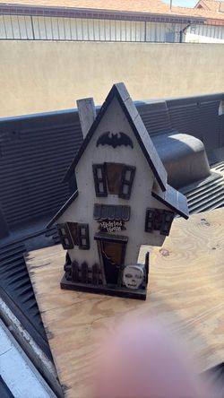 Wooden Haunted House Halloween Decoration