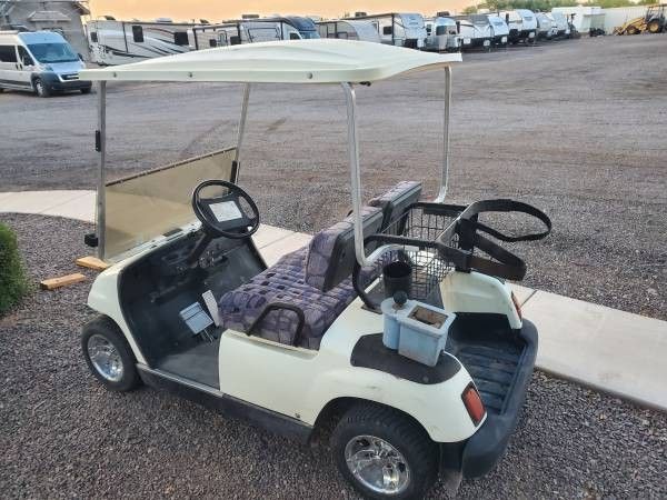 Yamaha golf cart gas 4-strokestreet legal car w signals horn
