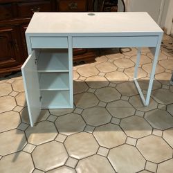 IKEA MICKE Desk WHITE
