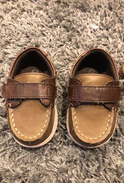 Baby shoes size 4c