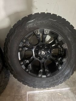 Fuel 20” rims with Open Country 35 tires