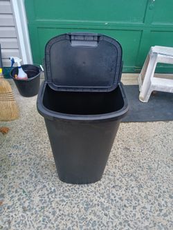 13 gallon trash can