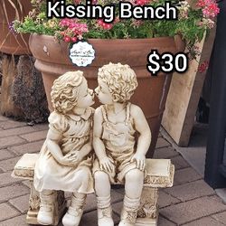 Kissing Bench 