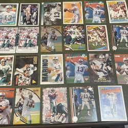 Lot of 30 Dan Marino Football Cards