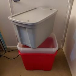 4 storage containers $10 dont ask is it still available Must Buy All 4