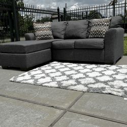 Like New Gray Reversible Couch Sala Free Delivery 