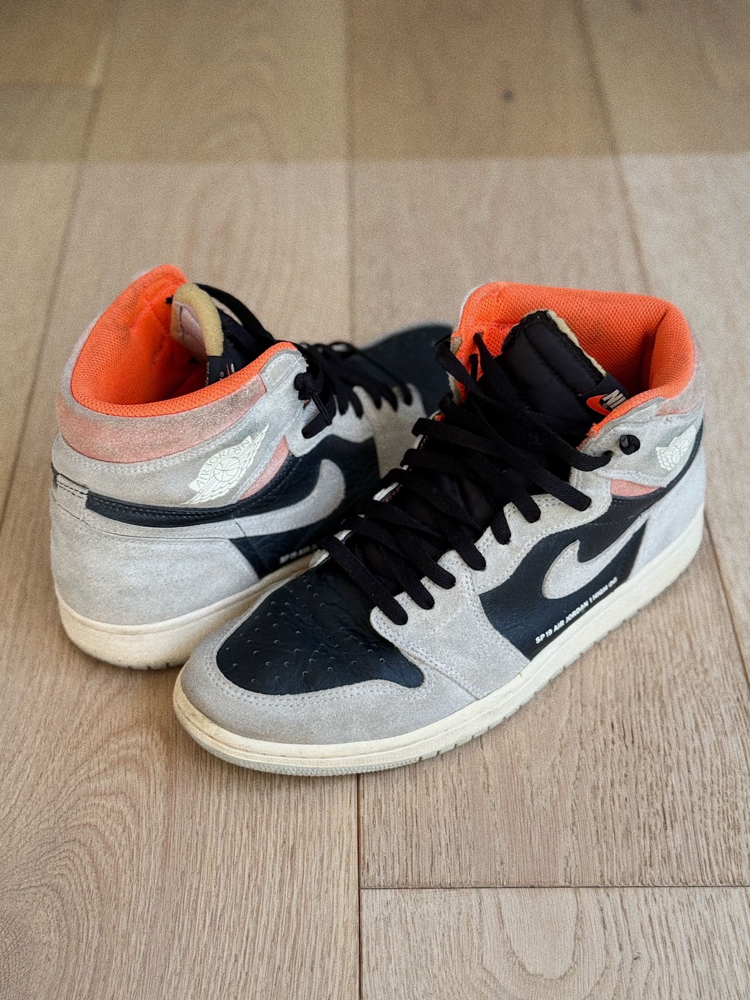 Jordan 1 High Neutral Grey Hyper Crimson 11