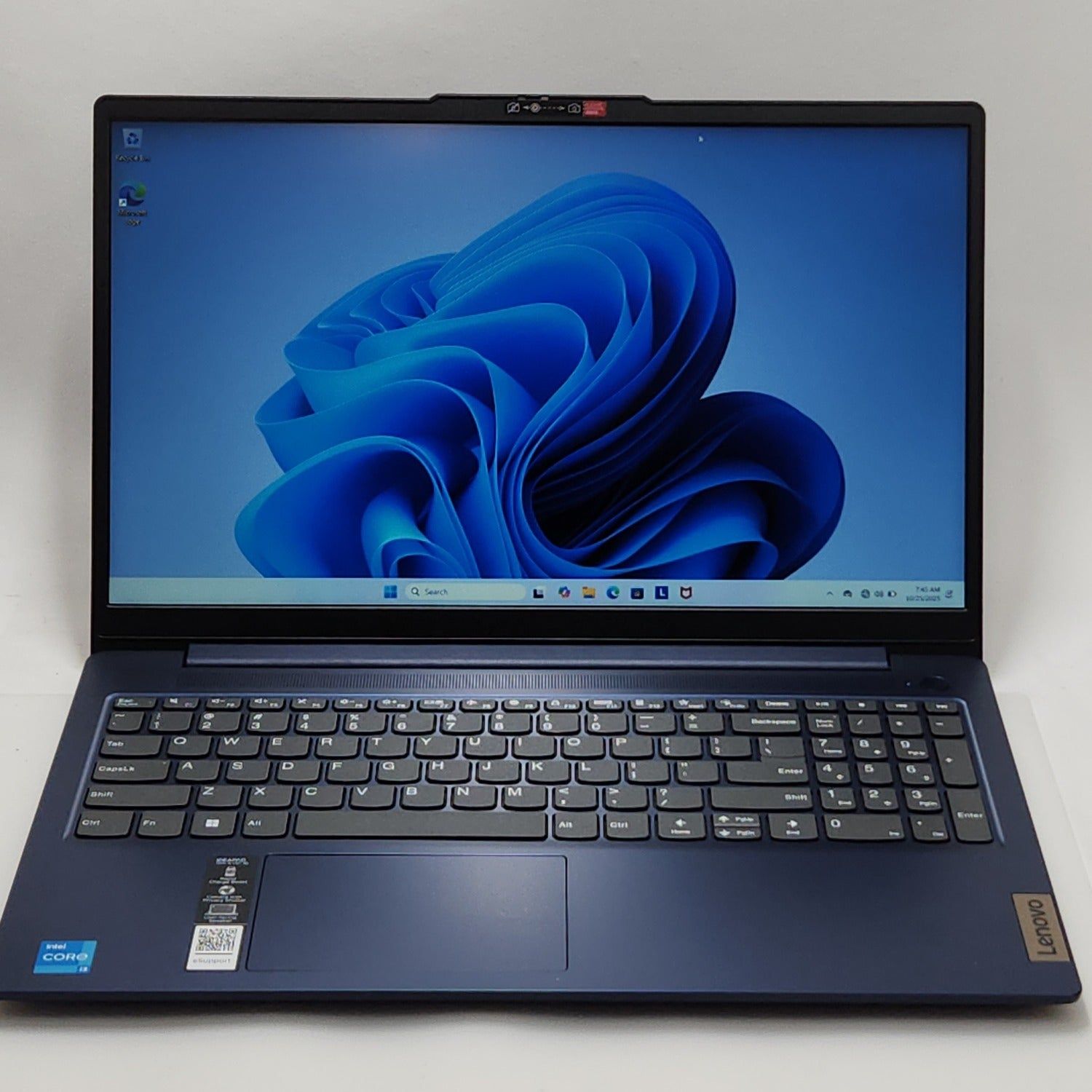 Lenovo IdeaPad Slim 3 15AN8 15.6" i3-N305 1.8GHz 8GB RAM 256GB SSD