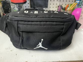 ***JORDAN OVERSIZED WAIST BAG ***