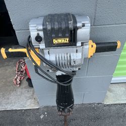 DeWalt D25980K High Preformance Breaker Hammer Active Vibration Control
