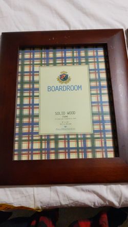 2 8x10 picture frames