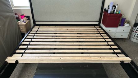 King bed frame w/drawer