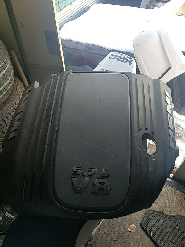 5.7 hemi engine cover from 12 challenger may fit others