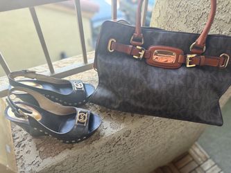 Set shoes and purse