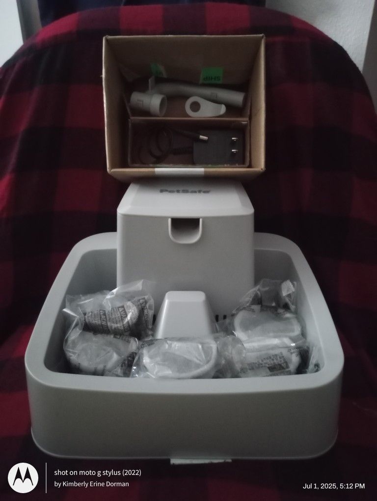Pet Water Fountain (Filters Included)