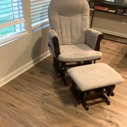 Rocking Chair & Leg Rest 