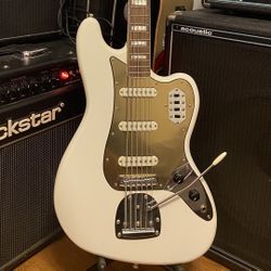Squier Bass VI