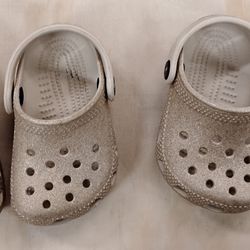 Toddler Girls' Glittery Gold Crocs Size 2 - 3( x 2 ea)