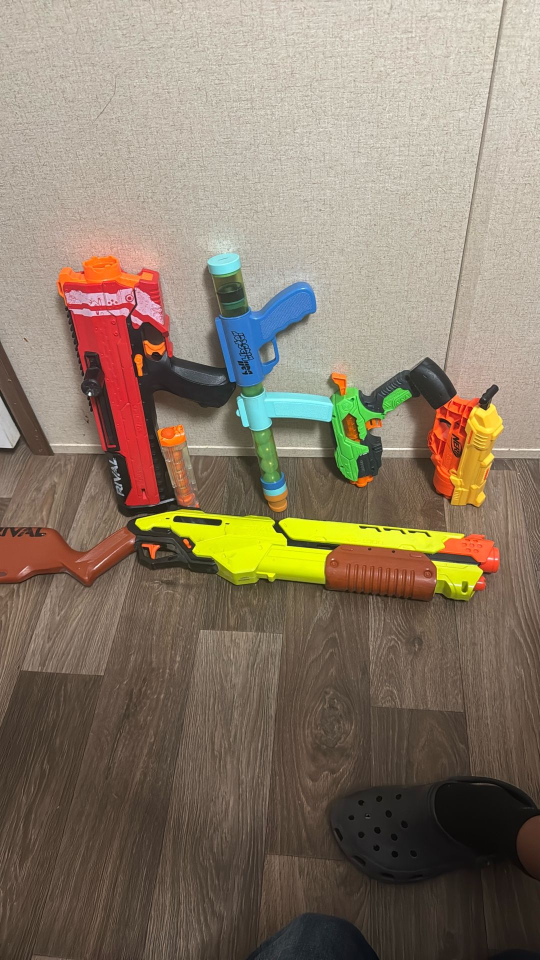 5 Nerf Guns