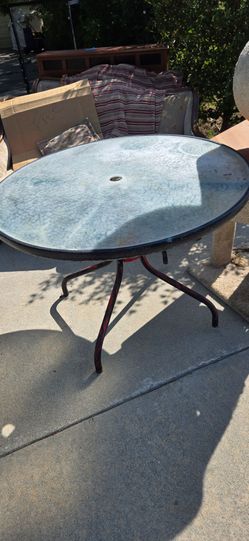 Round Glass Top Patio Table