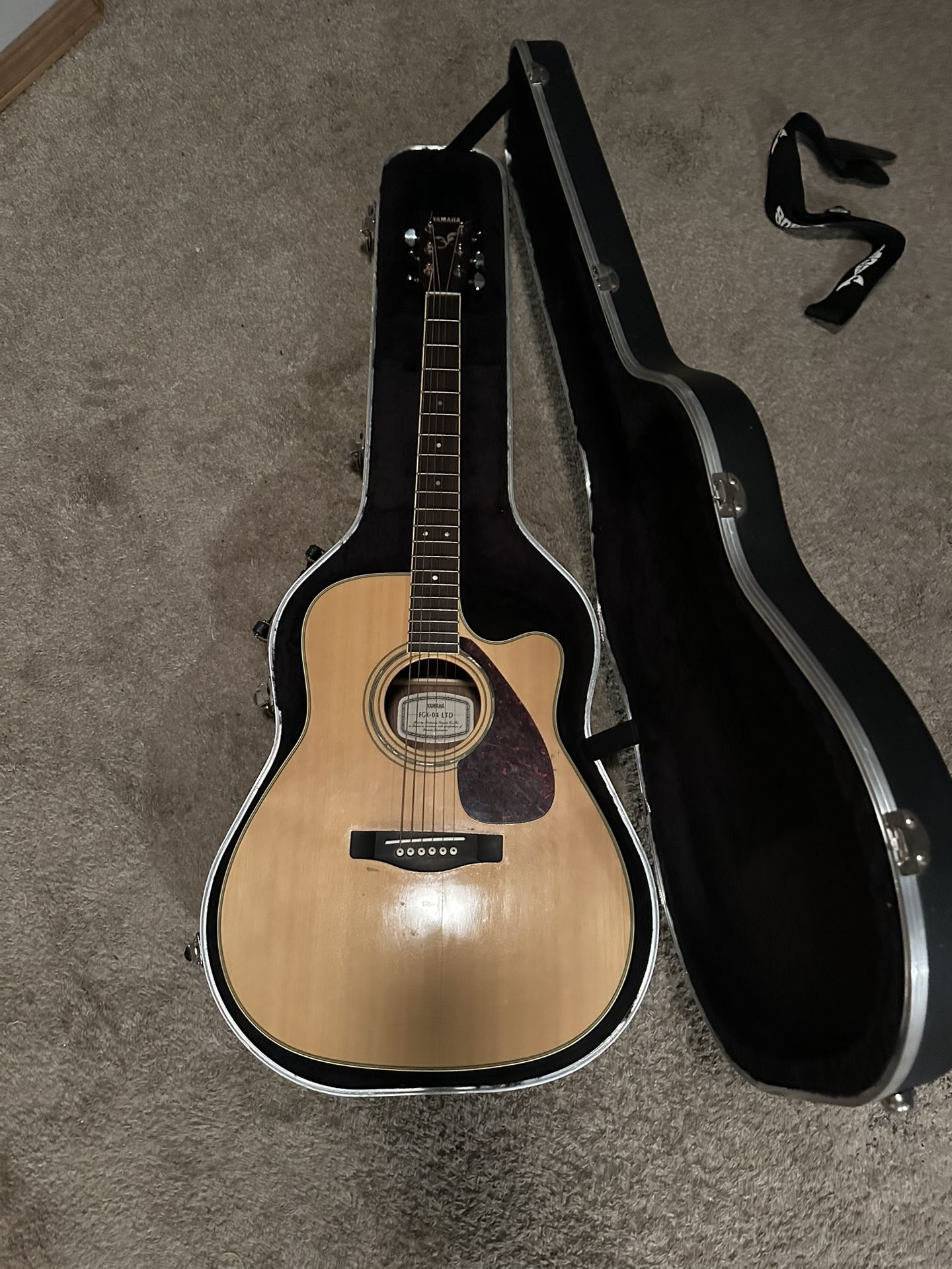 Yamaha FGX 04 LTD