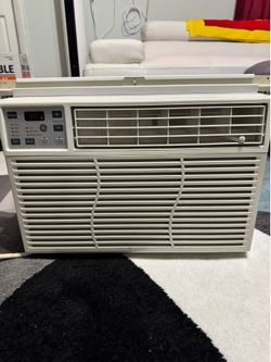 GE® 115 VOLT ELECTRONIC ROOM AIR CONDITIONER