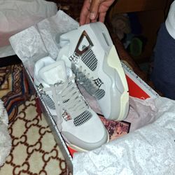 Air Jordan 4 Frozen Moment Size 10