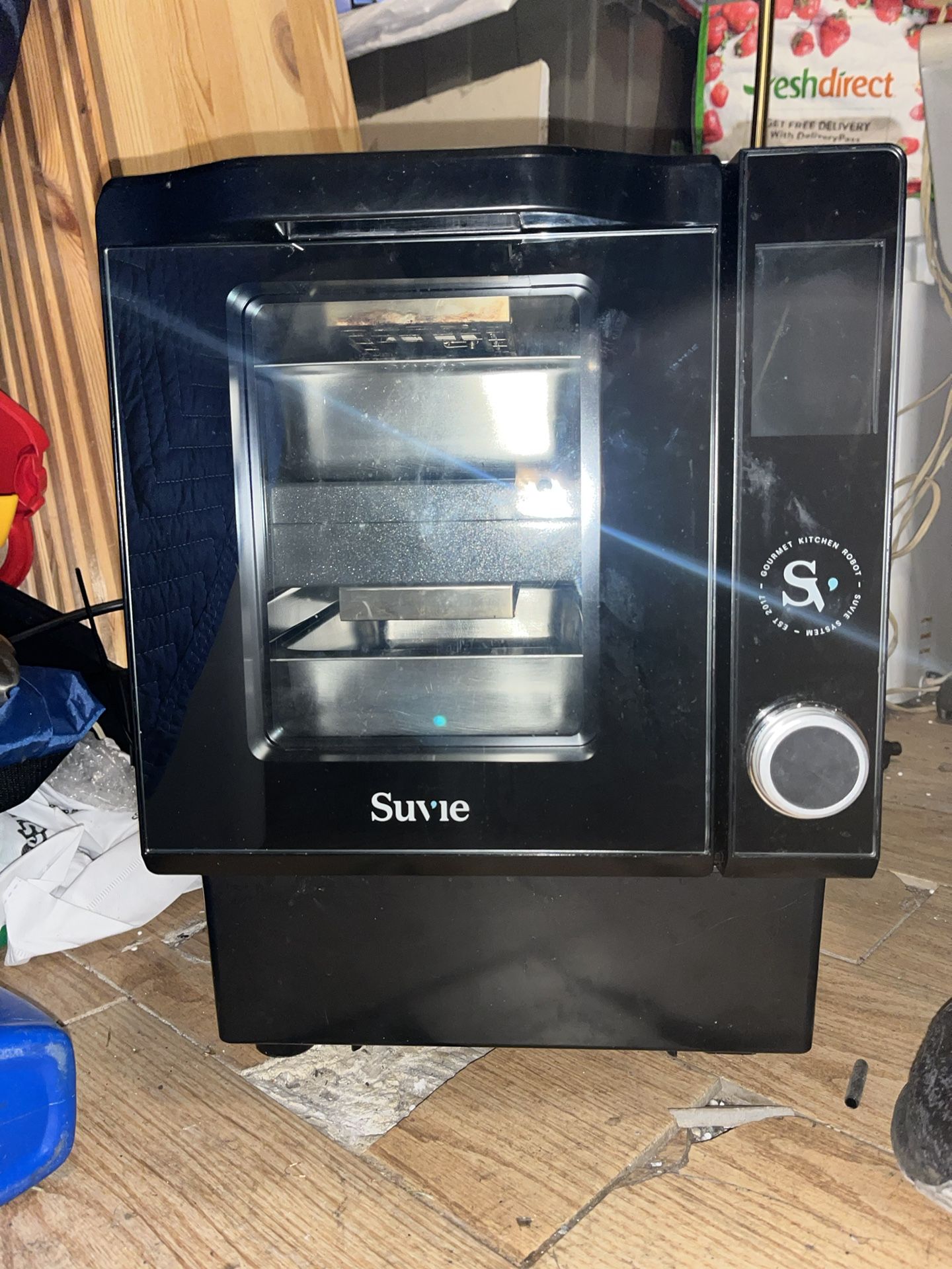 Suvie S020M Kitchen Robot With Pans Cool-To-Cook Smart Meals IN GOOD CONDITION