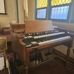 Hammond Organ, Pedals and Leslie