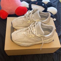 Yeezy 700 