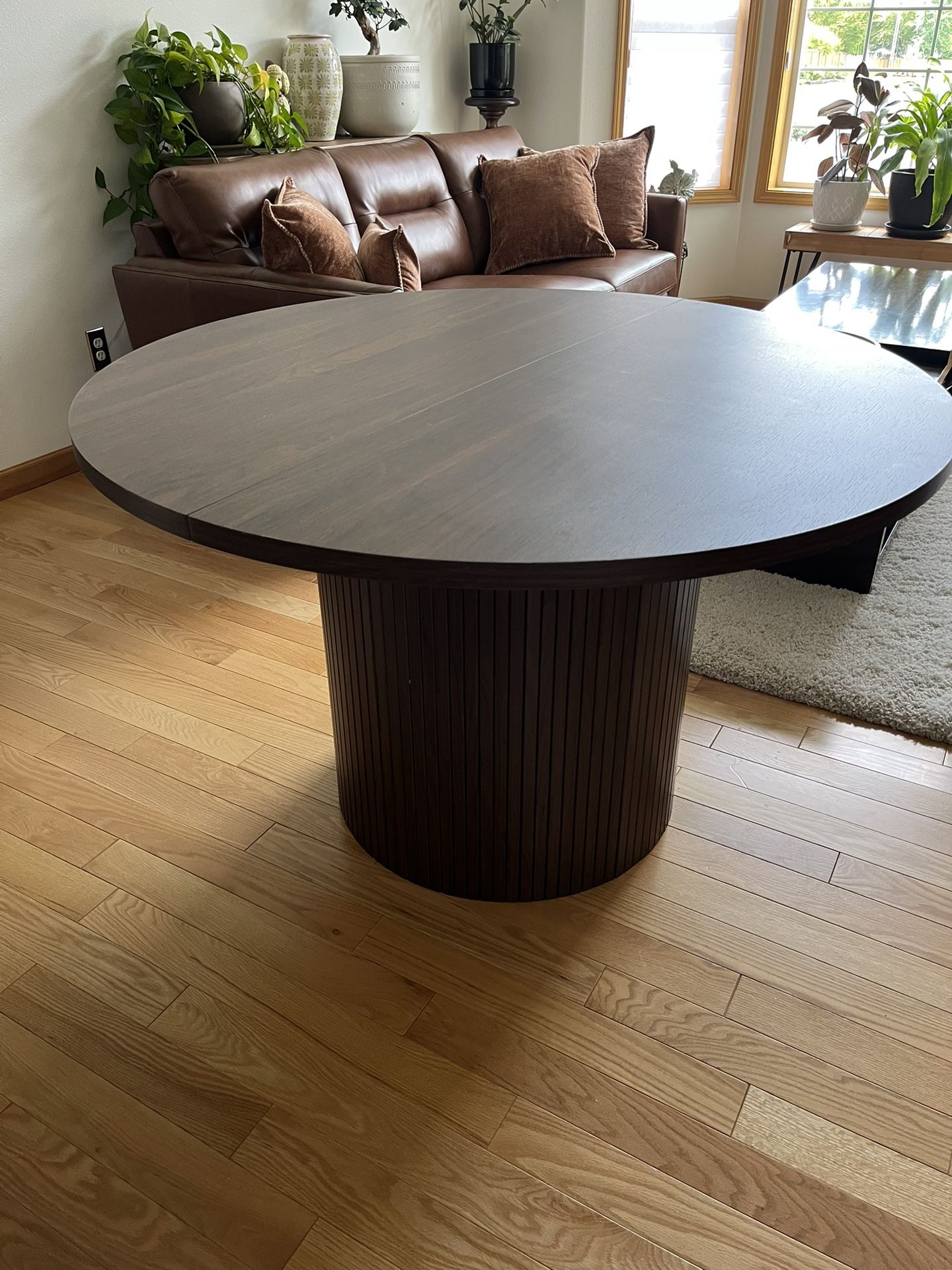 Round Table