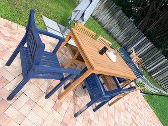 Outdoor dining Wood table and 8 chairs