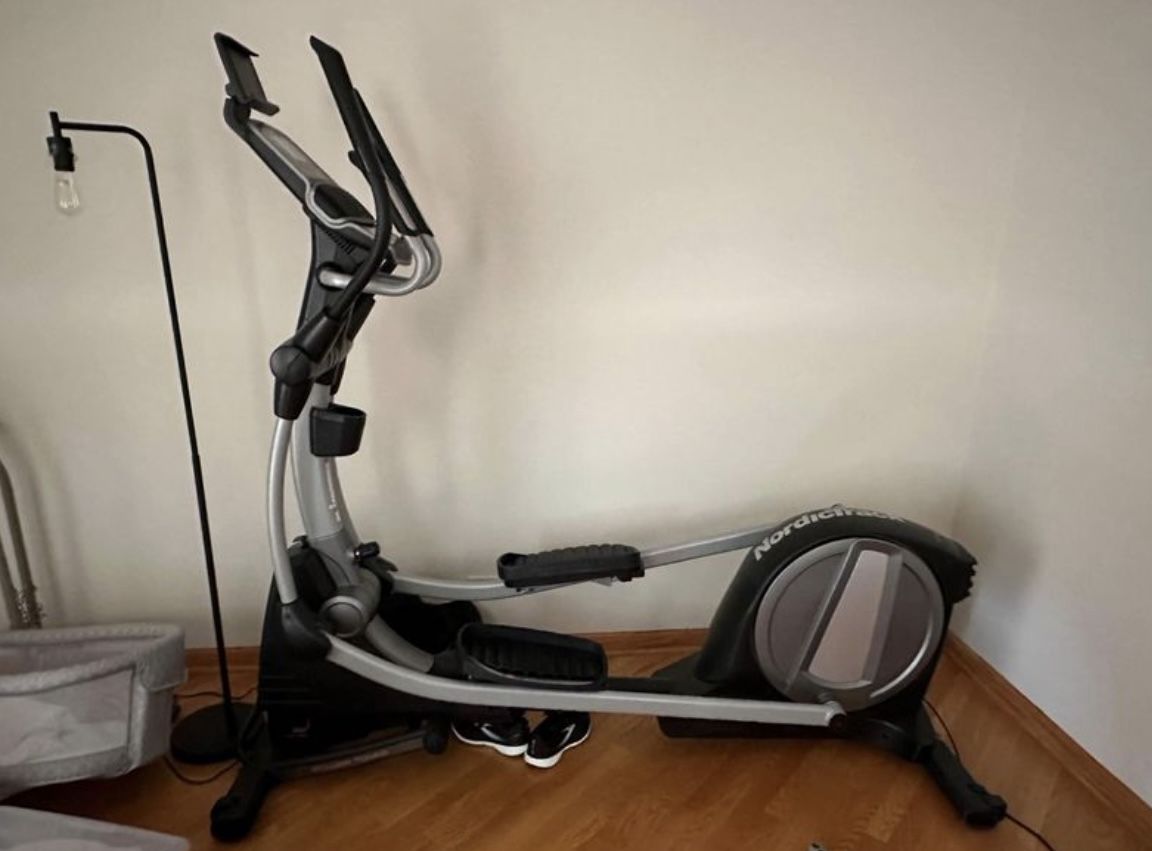 NordicTrack SpaceSaver SE7i iFIT Elliptical