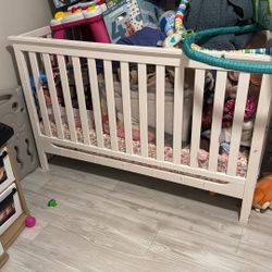 Bay Crib With Mattress 