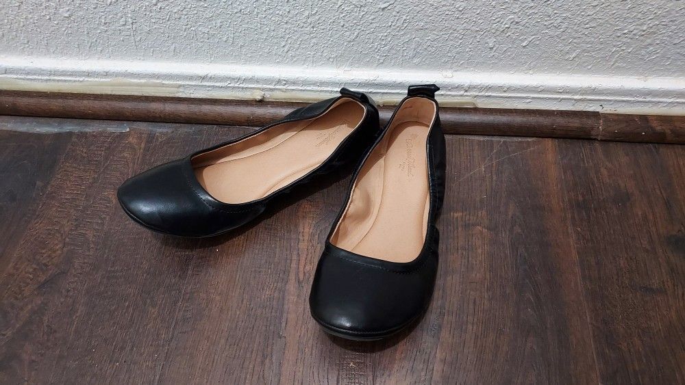 Delaney round toe ballet hotsell flats