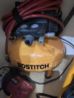 BOSTITCH Air Compressor, Oil-Free, 6 Gallon, 150 PSI, Quiet Lightweight Pancake Air Compressor