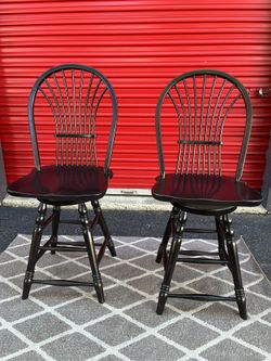Stools!! Swivel Barstools! Delivery Available 🚚!! Dimensions: 44.5” Height x  18.5” Wide x 17” Depth - Seat Dimensions: 24"H x 18.5"W x 17"D