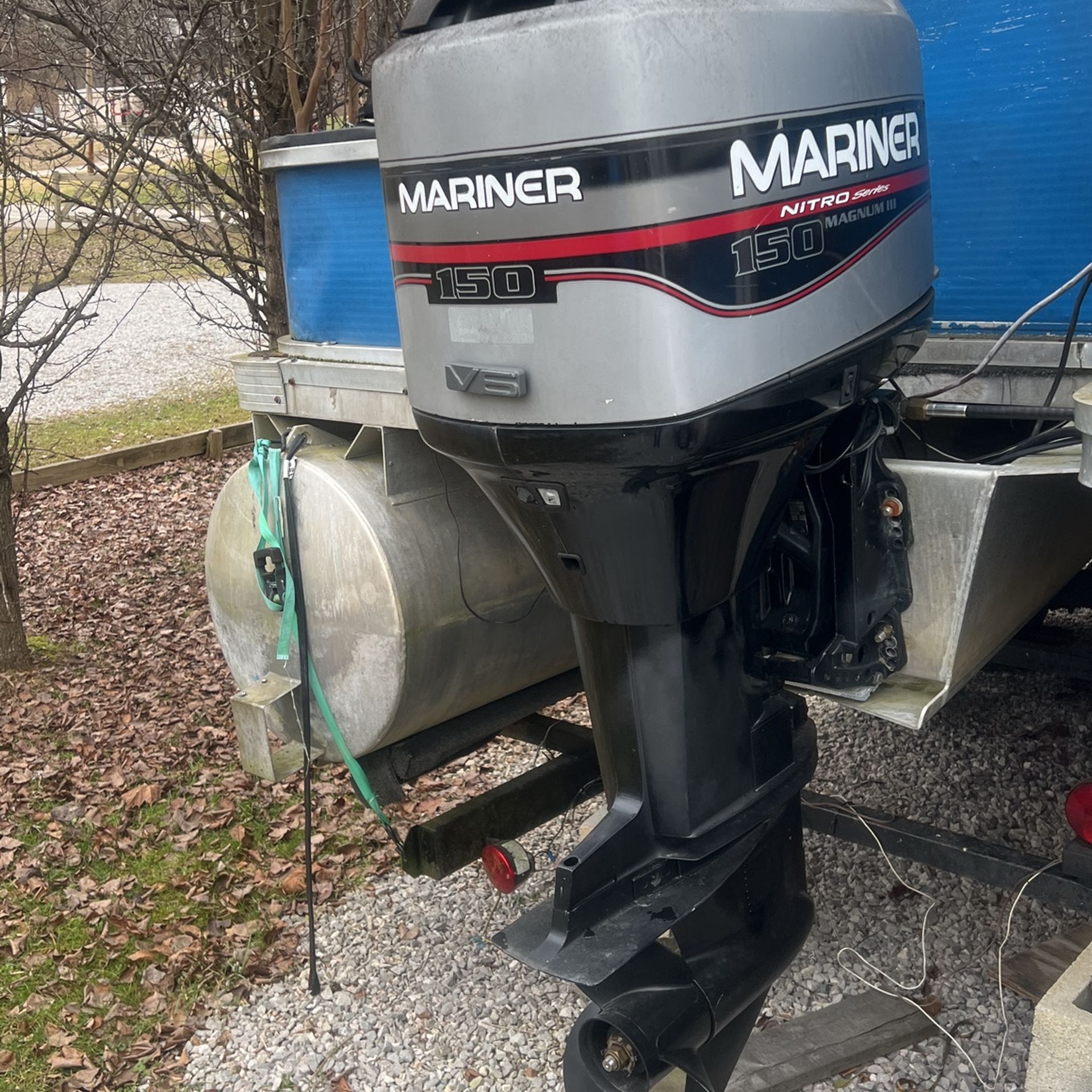 Boat 28ft Pontoon