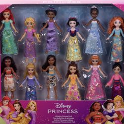 Princess Pack with 12 Small Posable Dolls in Signature Outfits, Collectibles