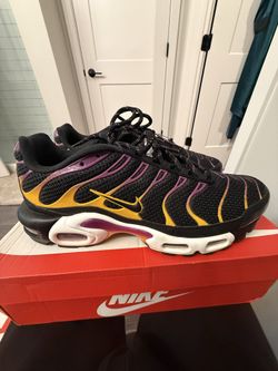 Size 10 Nike Air Max Plus Black University Gold Viotech Men's Sneakers
