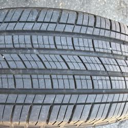 ONE USED TIRE 265/65R17 MICHELIN HAVE PARCH INTALLATION AND BALANCING $45 Cash Only 