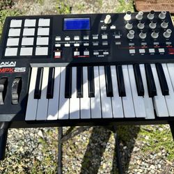 MPK25 USB/MIDI Performance Keyboard.
