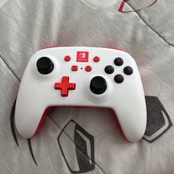 NINTENDO SWITCH PRO CONTROLLER