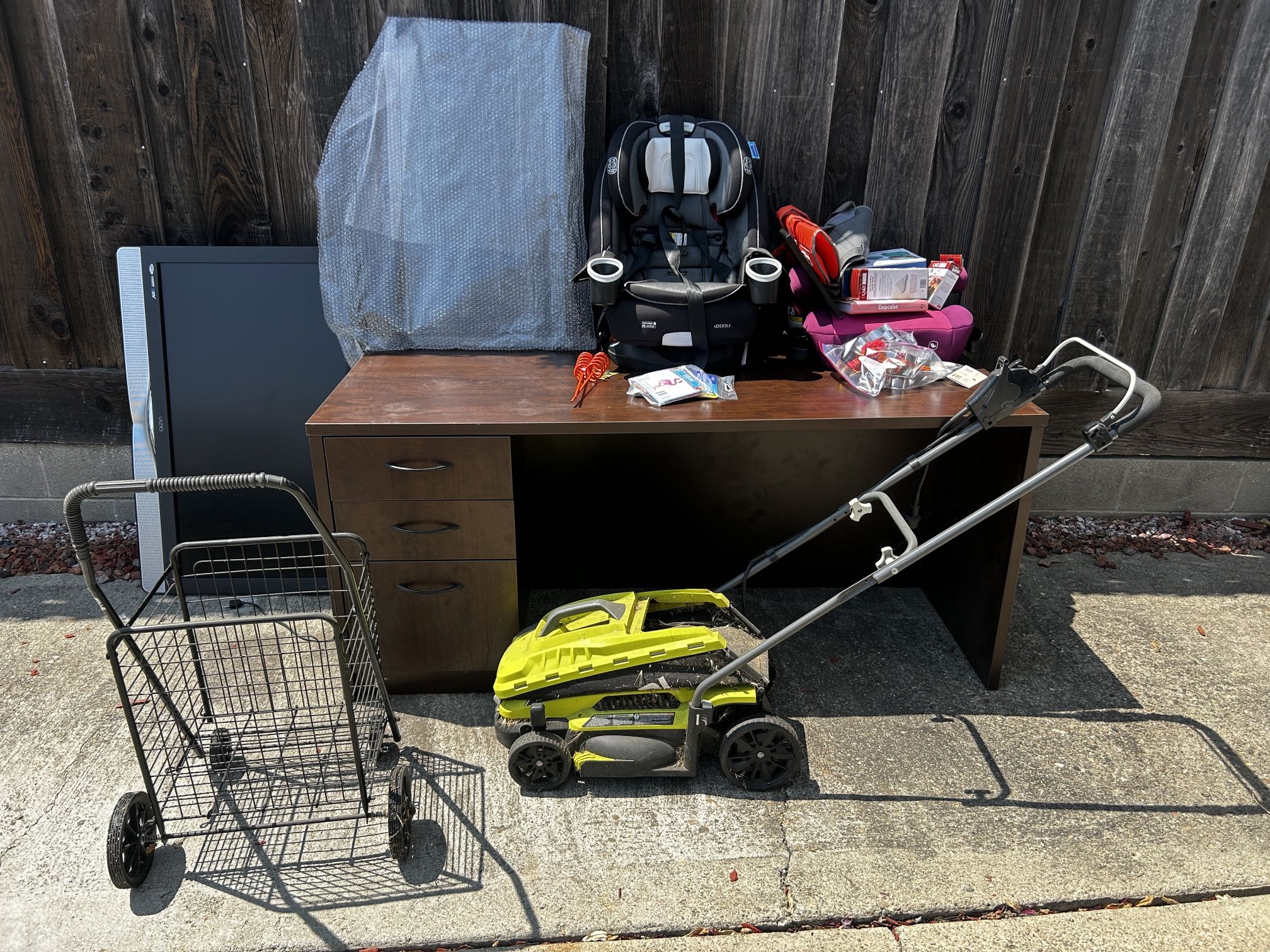 Mini Yard Sale!!