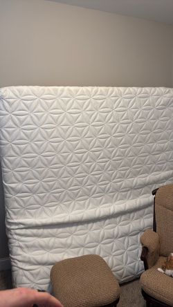 King Size Tempurpedic Mattress