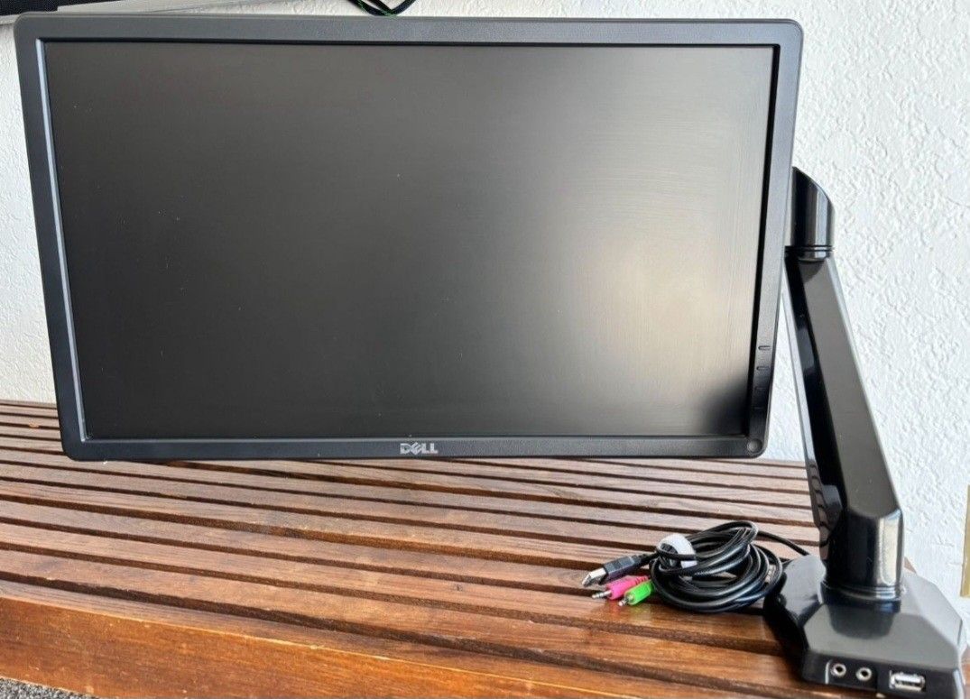 Dell Computer Monitor + Mount