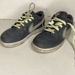 Nike Glow In The Dark Size 2 